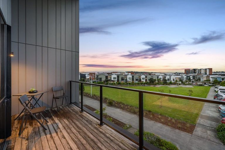 Photo of property in 16 Malcolm Calder Road, Hobsonville, Auckland, 0616