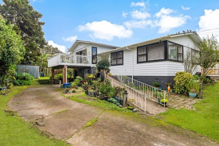 Photo of property in 4 Palmer Avenue, Glen Eden, Auckland, 0602