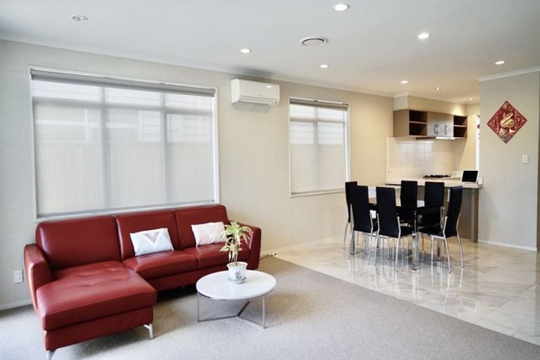 Photo of property in 100 Flat Bush School Road, Flat Bush, Auckland, 2019