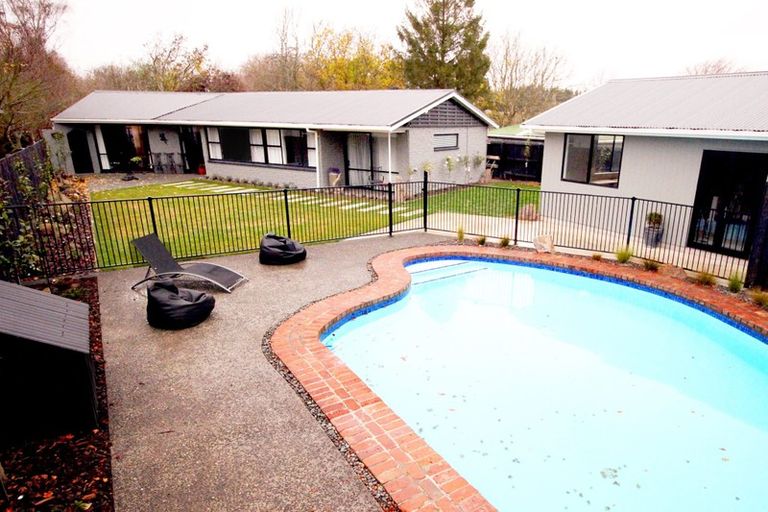 Photo of property in 17 Hawthornden Road, Avonhead, Christchurch, 8042