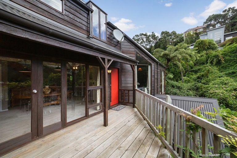 Photo of property in 30 Delhi Crescent, Khandallah, Wellington, 6035