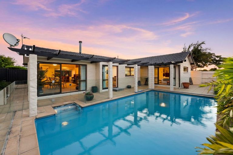 Photo of property in 188 Prince Regent Drive, Farm Cove, Auckland, 2012