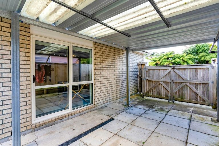 Photo of property in 24 Moulton Street, Moturoa, New Plymouth, 4310