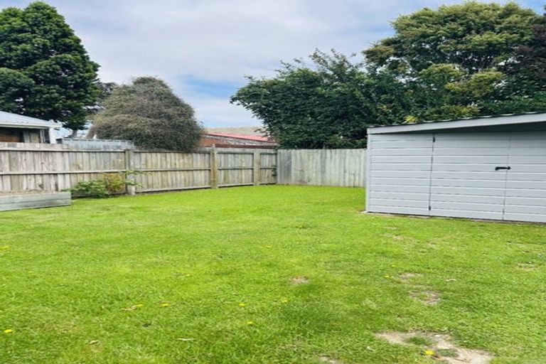 Photo of property in 17 Pembroke Street, Avondale, Christchurch, 8061