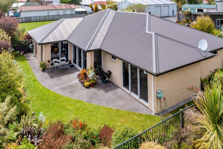 Photo of property in 35 Cloten Road, Stratford, 4332