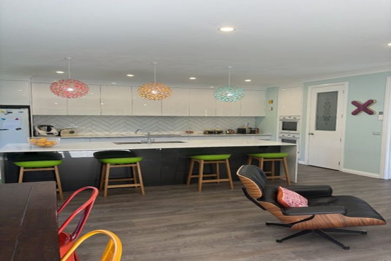 Photo of property in 39 Heynes Place, Clive, 4102