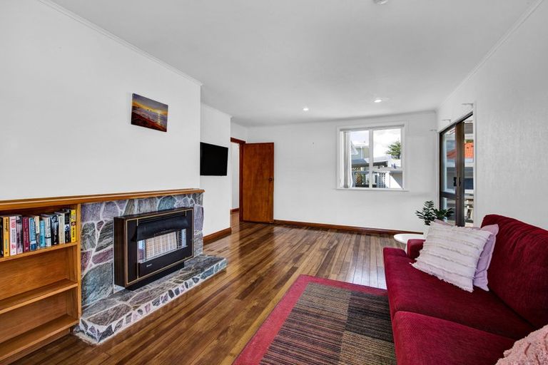 Photo of property in 62 Lismore Street, Merrilands, New Plymouth, 4312