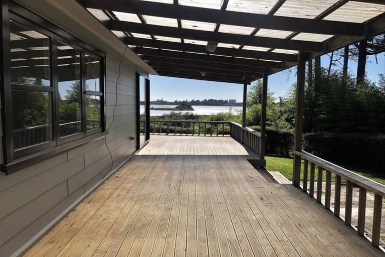 Photo of property in 16 Beaufort Avenue, Brookfield, Tauranga, 3110