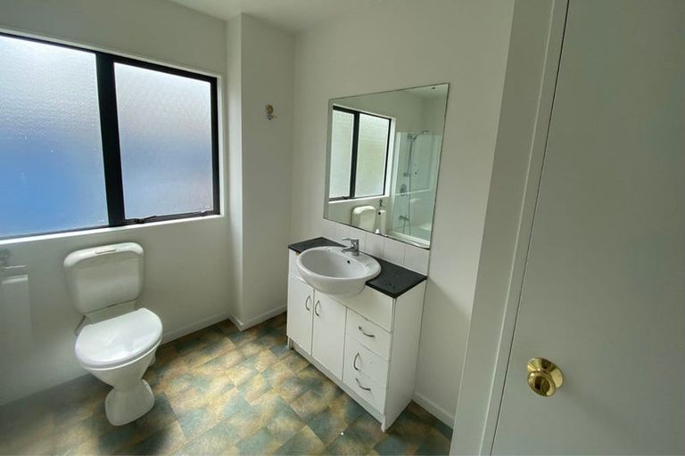 Photo of property in 3 Sun Place, Henderson, Auckland, 0612