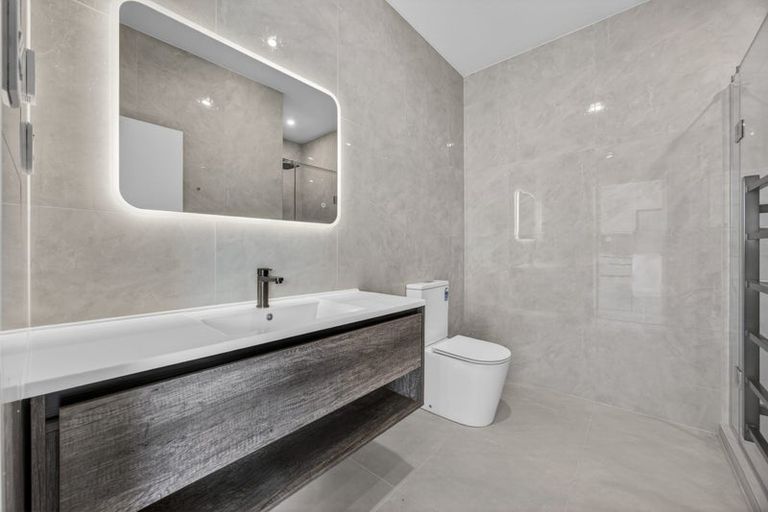 Photo of property in 15 Piringa Road, Pukekohe, 2120