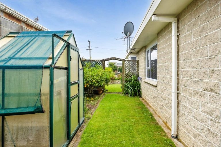 Photo of property in 5a Surrey Street, Hawera, 4610