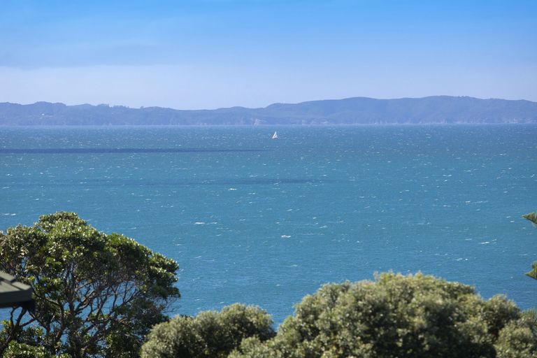 Photo of property in 150 Pacific Parade, Army Bay, Whangaparaoa, 0930