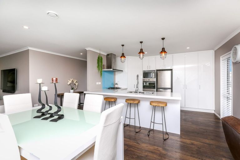 Photo of property in 5 Keene Drive, Bell Block, New Plymouth, 4312