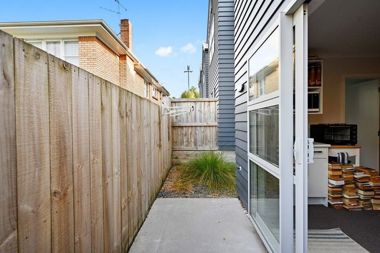 Photo of property in 2/5 Teddy Street, Whitiora, Hamilton, 3200
