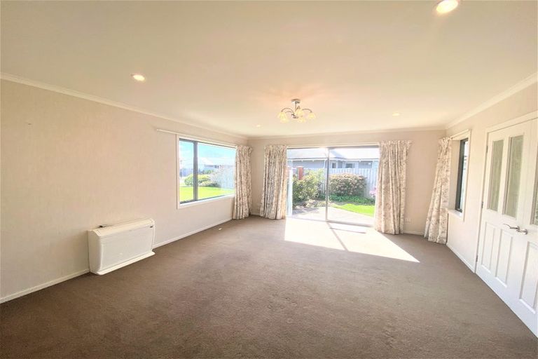 Photo of property in 22 Somerville Crescent, Aidanfield, Christchurch, 8025