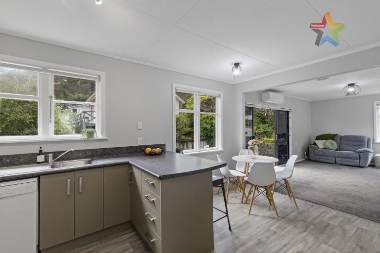 Photo of property in 26 Lowry Crescent, Stokes Valley, Lower Hutt, 5019