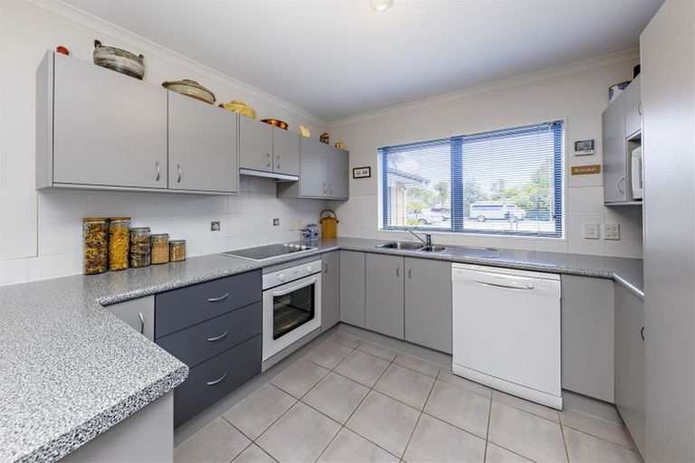 Photo of property in 126 Dominion Road, Papakura, 2110