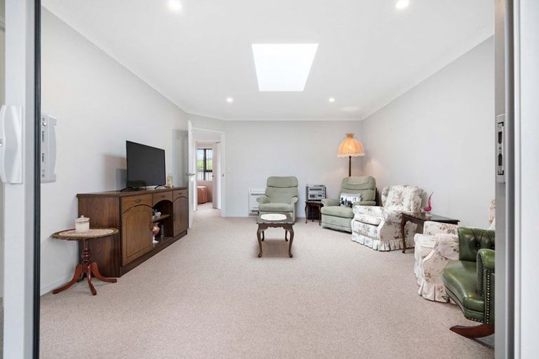 Photo of property in 1/61 Colombo Street, Cashmere, Christchurch, 8022