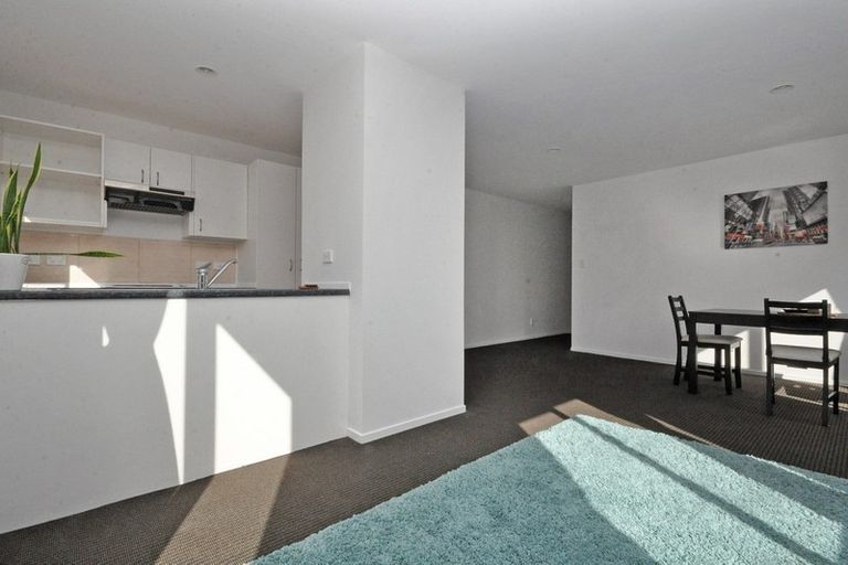 Photo of property in 56 Woodbank Drive, Glen Eden, Auckland, 0602