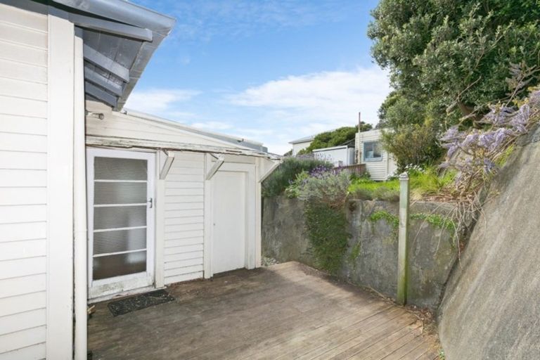 Photo of property in 19 Chatham Street, Berhampore, Wellington, 6023
