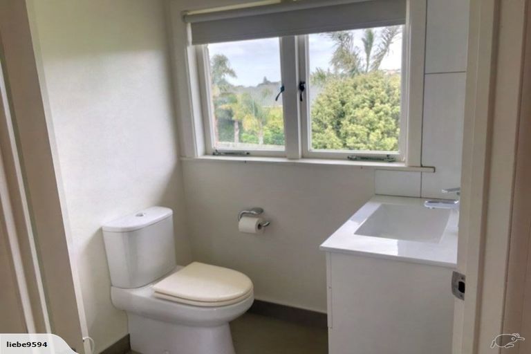 Photo of property in 2 Wyoming Avenue, Murrays Bay, Auckland, 0630