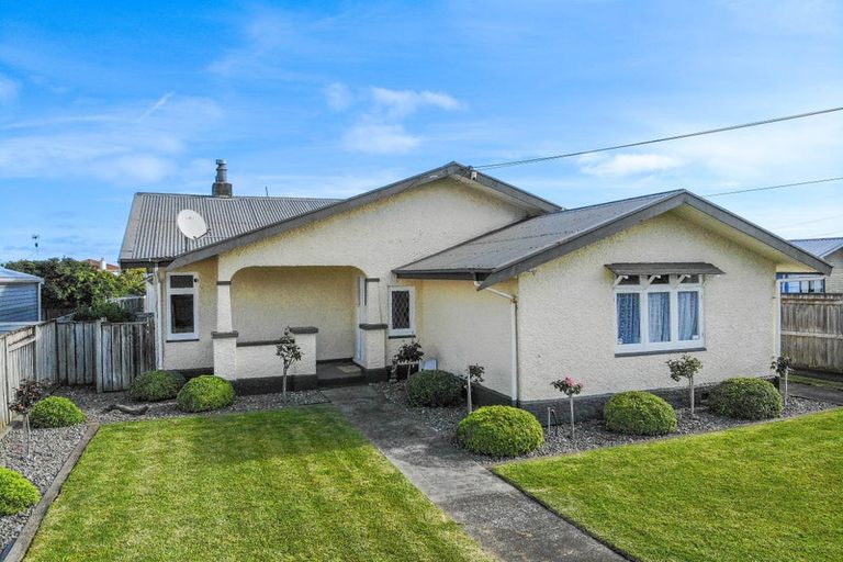 Photo of property in 75 Gonville Avenue, Gonville, Whanganui, 4501