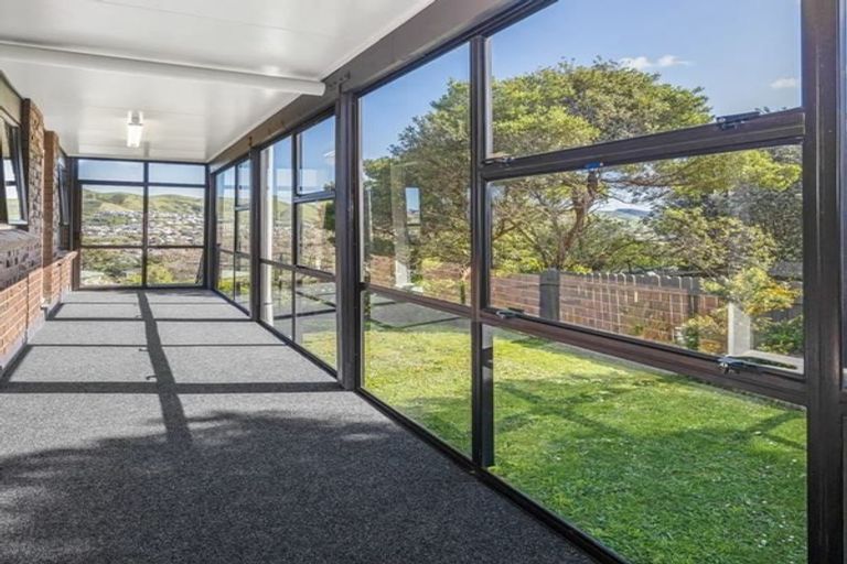 Photo of property in 9 Curacao Place, Grenada Village, Wellington, 6037