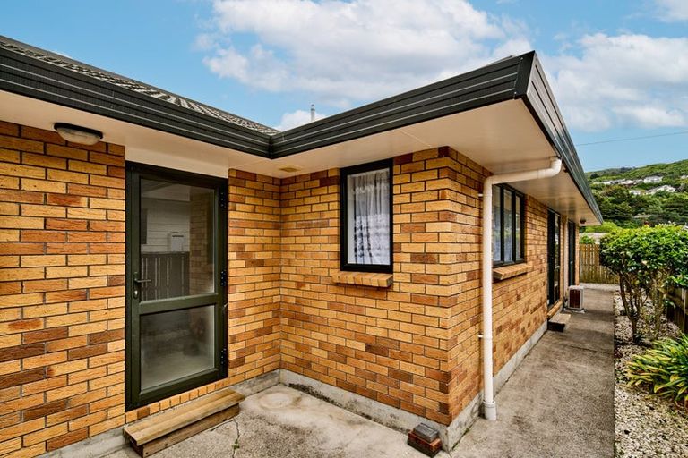 Photo of property in 9b Hinau Street, Tawa, Wellington, 5028