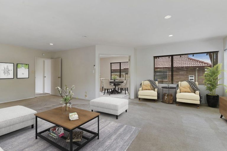 Photo of property in 1/40 Esther Place, Red Beach, 0932