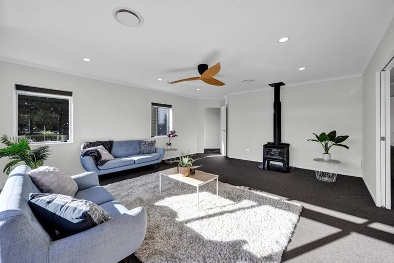 Photo of property in 9a Dolphin Parade, Bell Block, New Plymouth, 4312