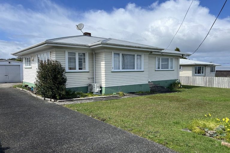 Photo of property in 6 Alamein Avenue, Onerahi, Whangarei, 0110