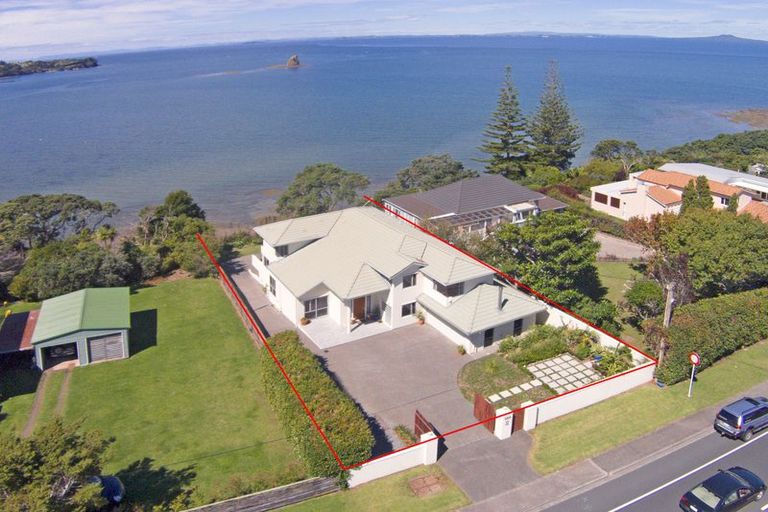 Photo of property in 989 Whangaparaoa Road, Tindalls Beach, Whangaparaoa, 0930