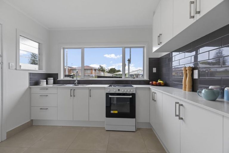 Photo of property in 5a Browns Road, Manurewa, Auckland, 2102