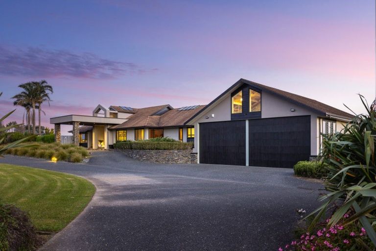 Photo of property in 115 Grand Drive, Orewa, 0931