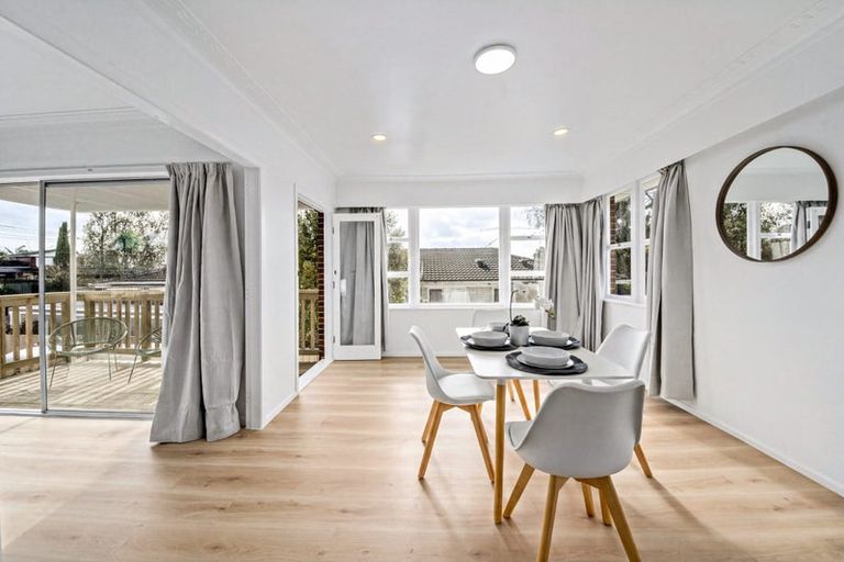 Photo of property in 70 Sturges Road, Henderson, Auckland, 0612