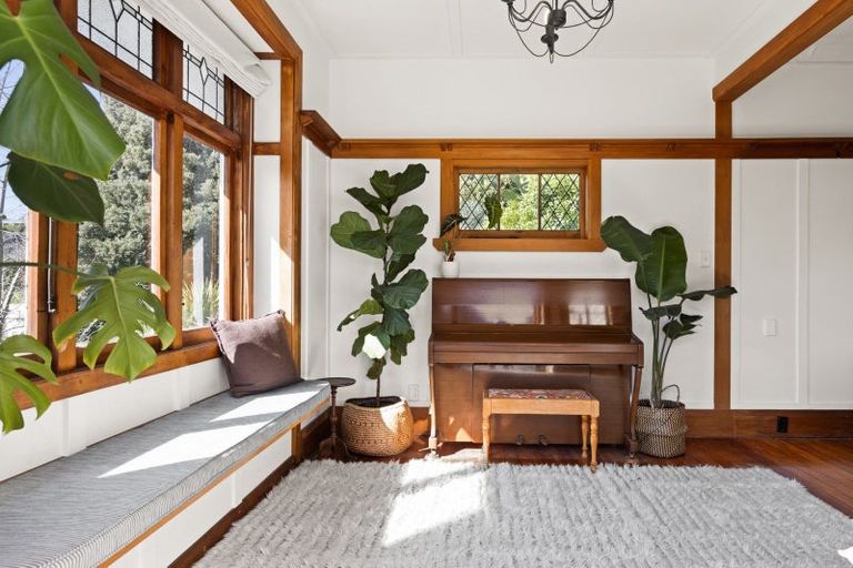 Photo of property in 21 Coleman Terrace, Bluff Hill, Napier, 4110