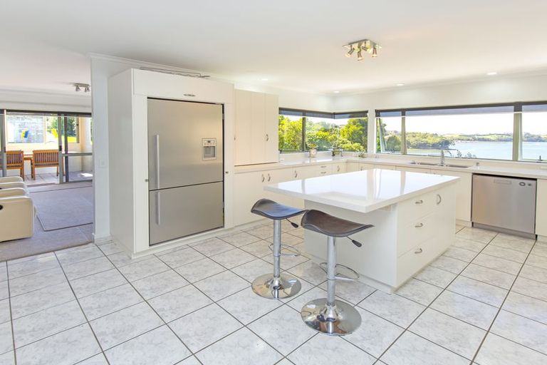 Photo of property in 989 Whangaparaoa Road, Tindalls Beach, Whangaparaoa, 0930