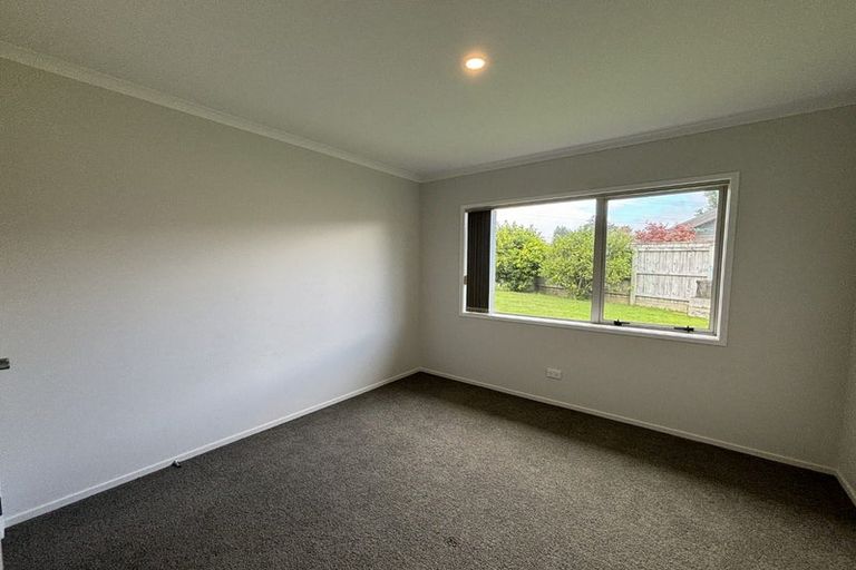Photo of property in 74 Fernbrook Drive, Hurworth, New Plymouth, 4310