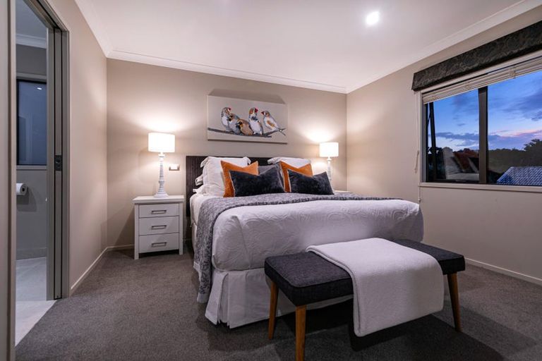 Photo of property in 2 Birchwood Grove, Greenhithe, Auckland, 0632