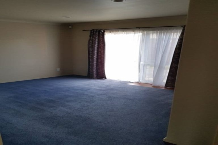 Photo of property in 8 Tiel Lane, Papakura, 2110