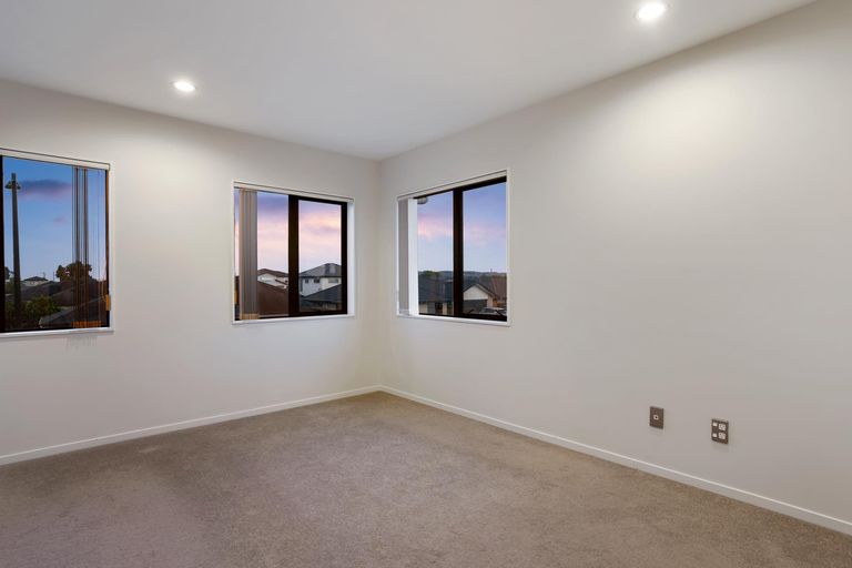 Photo of property in 16 Dalray Avenue, Takanini, 2112