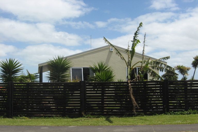 Photo of property in 38 Wai Iti Place, Clendon Park, Auckland, 2103