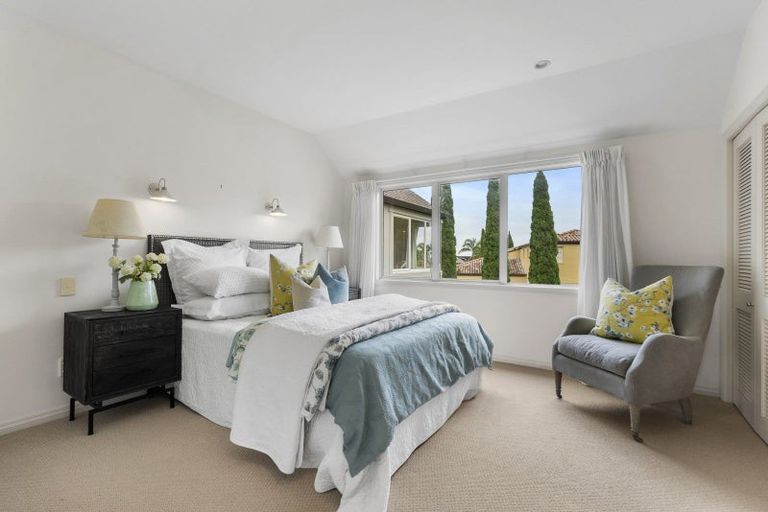 Photo of property in 10 Quedley Court, Eastern Beach, Auckland, 2012