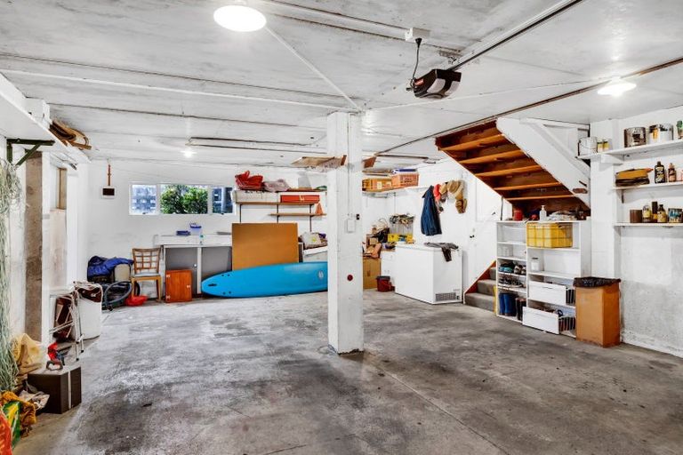 Photo of property in 17 Nevada Drive, Merrilands, New Plymouth, 4312