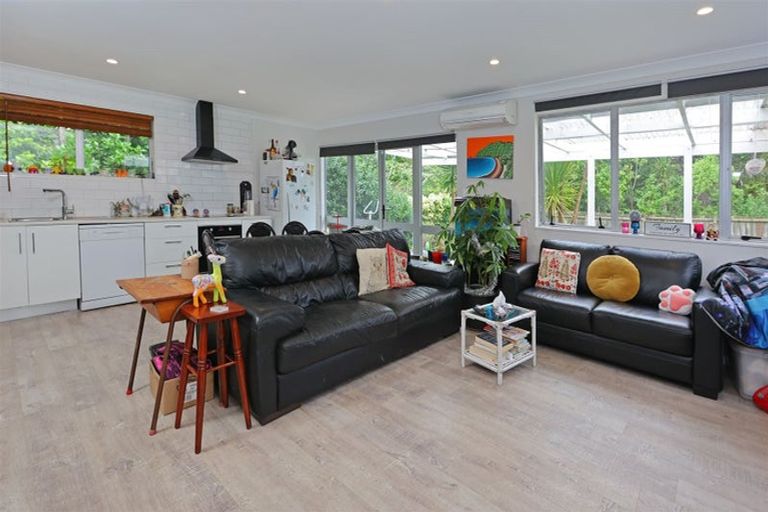 Photo of property in 54a Woodside Road, Massey, Auckland, 0614