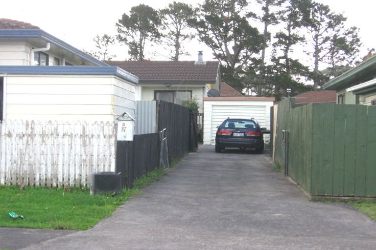 Photo of property in 3/27 Karepo Crescent, Ranui, Auckland, 0612
