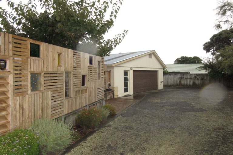 Photo of property in 15 Kowhai Grove, Raumati Beach, Paraparaumu, 5032