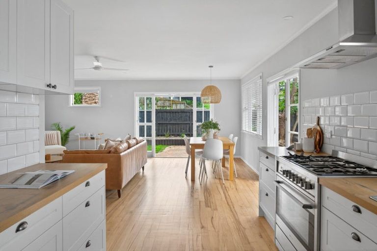 Photo of property in 25 Glenn Terrace, Otumoetai, Tauranga, 3110