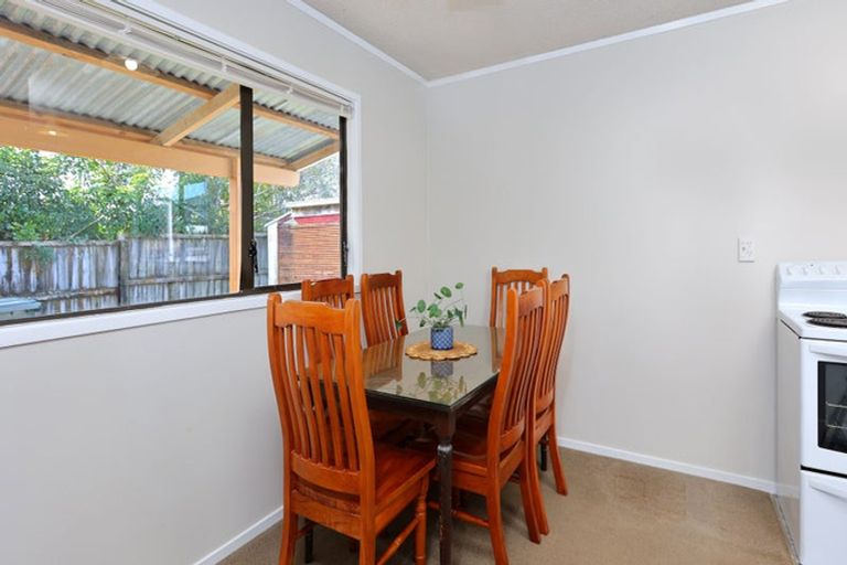 Photo of property in 2/103 Sturges Road, Henderson, Auckland, 0612
