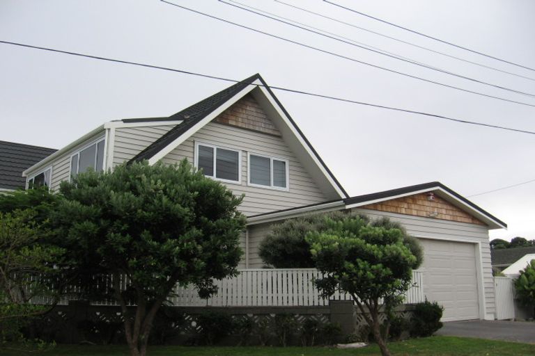 Photo of property in 18 Hector Street, Seatoun, Wellington, 6022